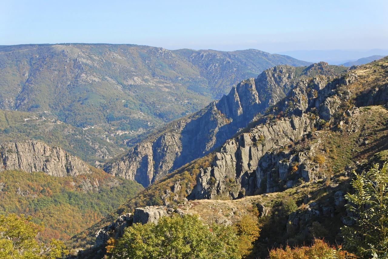 Logis Hotel Restaurant Des Gorges Du Tarn Florac Bagian luar foto