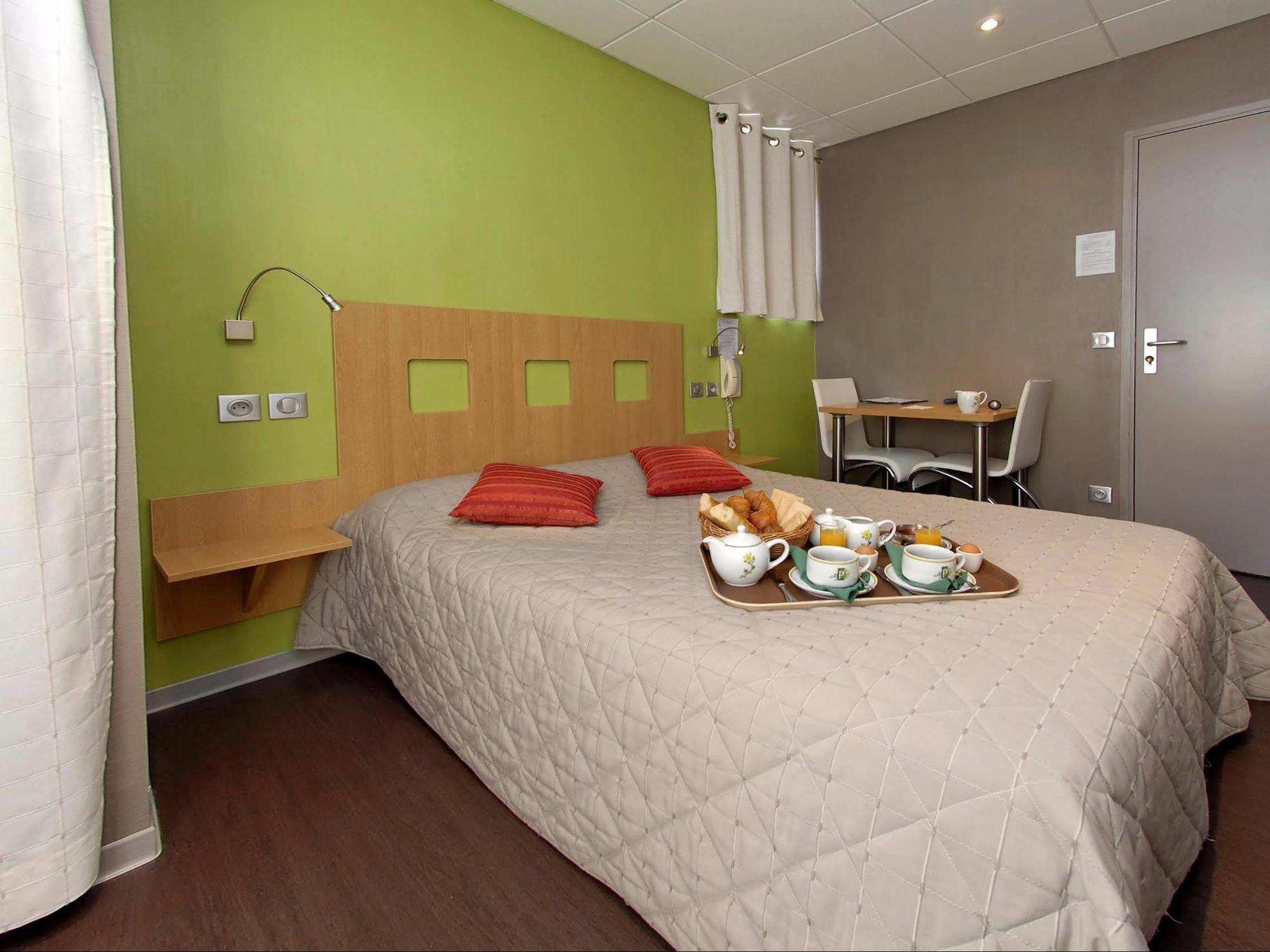 Logis Hotel Restaurant Des Gorges Du Tarn Florac Bagian luar foto