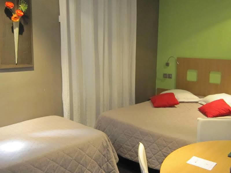 Logis Hotel Restaurant Des Gorges Du Tarn Florac Bagian luar foto